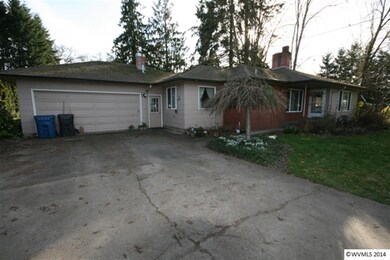 1747 Pine St, Silverton, OR 97381 - photo 3