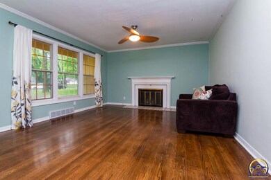 3142 SW 17th St, Topeka, KS 66604 - photo 2