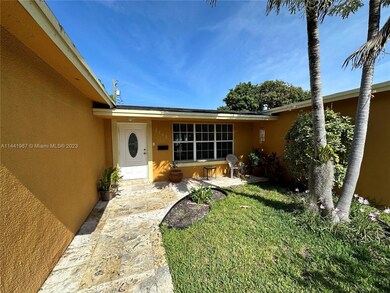 2706 Nassau Dr, Miramar, FL 33023 - photo 5