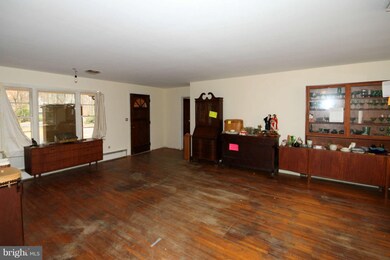 3320 Barkley Dr, Fairfax, VA 22031 - photo 3