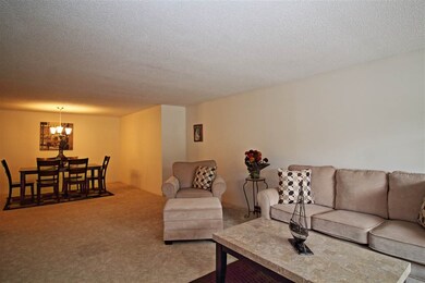 184 Cannongate III, Nashua, NH 03063 - photo 2