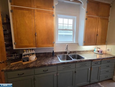 518 12th St S, Virginia, MN 55792 - photo 6