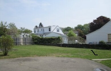 124 Bliss Rd, Newport, RI 02840 - photo 2