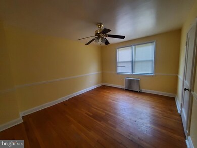 806 Wildwood Pkwy, Baltimore, MD 21229 - photo 4