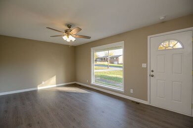 1309 Robinwood Dr, Shelbyville, TN 37160 - photo 6