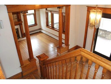 Entry/Foyer.