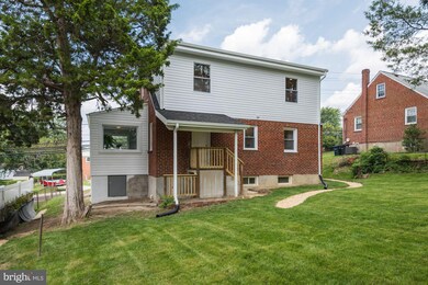 907 Ray Rd, Hyattsville, MD 20783 - photo 2