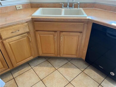 27002 Glenside Ln, Olmsted Falls, OH 44138 - photo 7