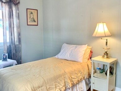 10011 Drury Ln, Westchester, IL 60154 - photo 7