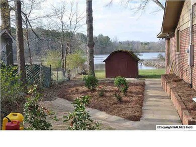 225 Monterey Cir, Gadsden, AL 35901 - photo 2