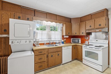 8 Fair St, Franklin, NH 03235 - photo 3