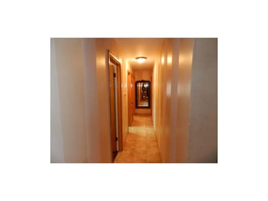 Hallway with decorator stripes/Tile