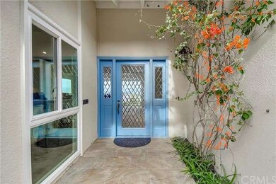 Welcome to your beach hideaway up on Flying Cloud!