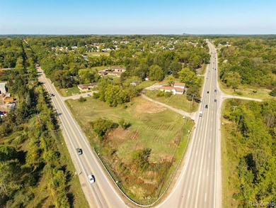 10685 Dixie Hwy, Davisburg, MI 48350 - photo 3