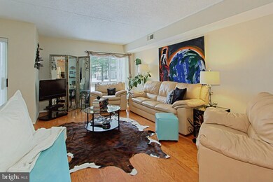 5756 Village Green Dr unit B, Alexandria, VA 22309 - photo 2