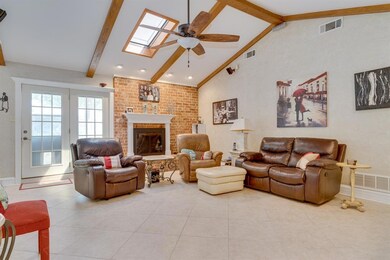 2148 Mountainview Dr, Hurst, TX 76054 - photo 4