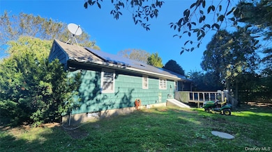 725 Peconic Ln, Peconic, NY 11958 - photo 3