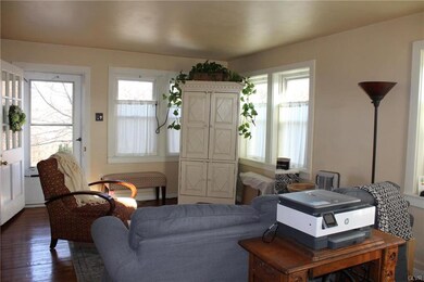 560 Chestnut St, Freemansburg, PA 18017 - photo 3