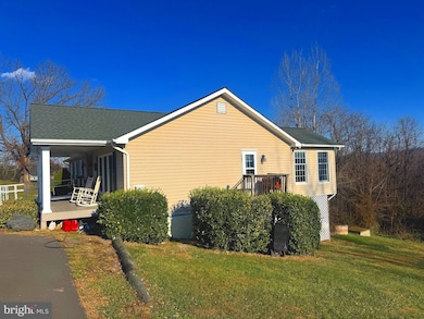 522 Manor Hill Dr, Toms Brook, VA 22660 - photo 2