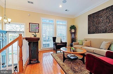 908 Slaters Ln unit 11, Alexandria, VA 22314 - photo 2