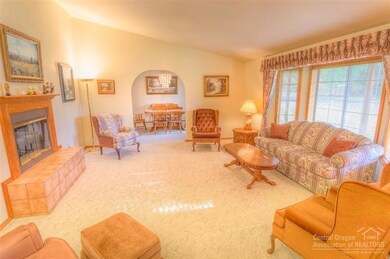 61260 Victory Loop, Bend, OR 97702 - photo 4