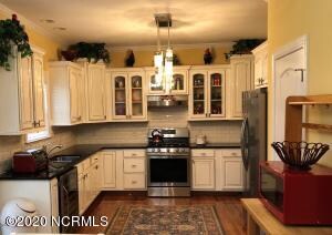 1128 Bryson Dr, Greenville, NC 27834 - photo 7