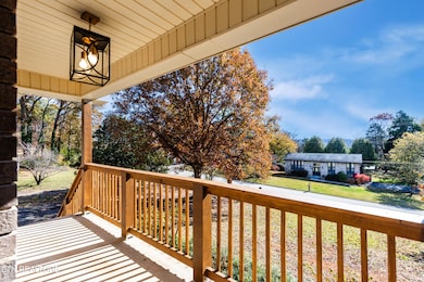 1413 Mount Vista Dr, Knoxville, TN 37920 - photo 2