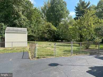 2121 Greenwich St, Falls Church, VA 22043 - photo 4