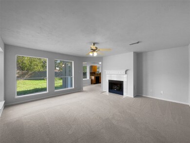 3211 Fox Run Dr, Alvin, TX 77511 - photo 3