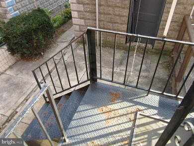 3909 Woodridge Rd, Baltimore, MD 21229 - photo 4