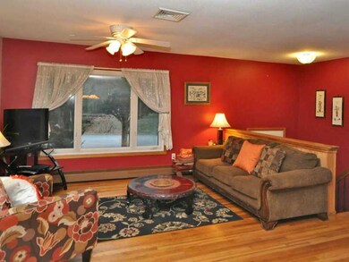 Living Room. Hardwood Floors.Lots of light
