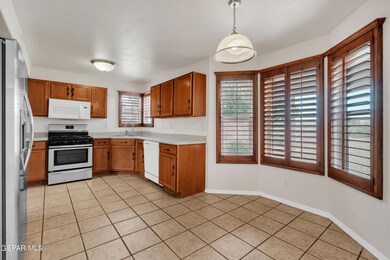 Kitchen and Breakfast Area