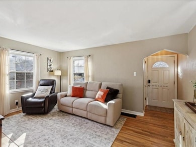 3533 27th Place, Des Moines, IA 50310 - photo 5