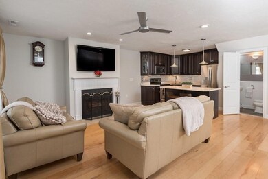 158 Quincy Shore Dr unit 91, Quincy, MA 02171 - photo 5