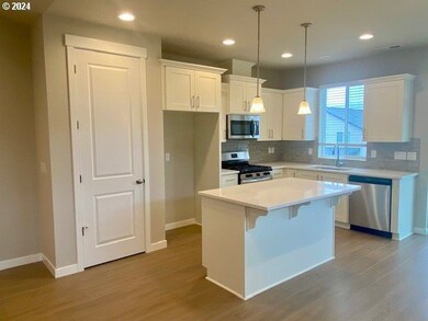 225 W 19th St, Lafayette, OR 97127 - photo 4