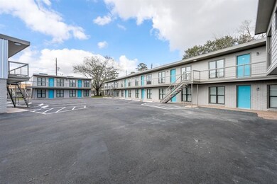 4300 Rosslyn Rd unit 12, Houston, TX 77018 - photo 3