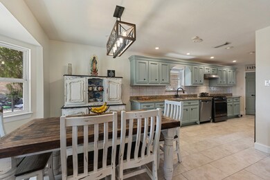 7618 Green Lawn Dr, Houston, TX 77088 - photo 5