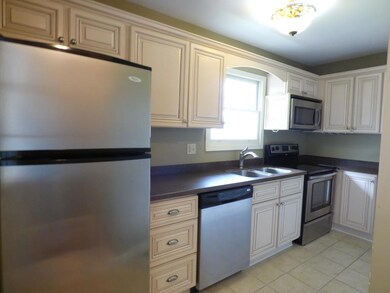 904 Club Cir, Daniels, WV 25832 - photo 7