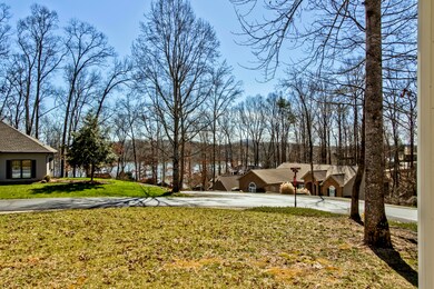 03_TigitsiCircle_443_FrontPorchView