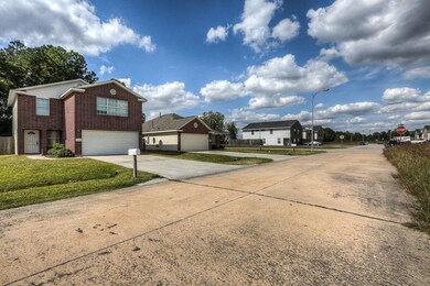 10610 Pine Landing Dr unit B, Houston, TX 77088 - photo 2