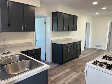 1522 W E St, Hastings, NE 68901 - photo 6