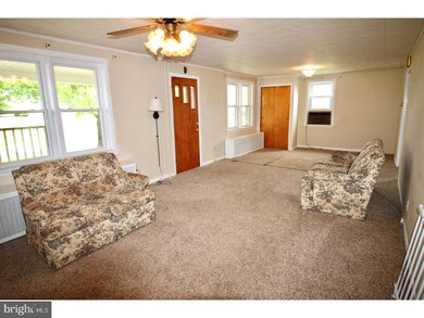 6526 Palm Rd, Zionsville, PA 18092 - photo 6