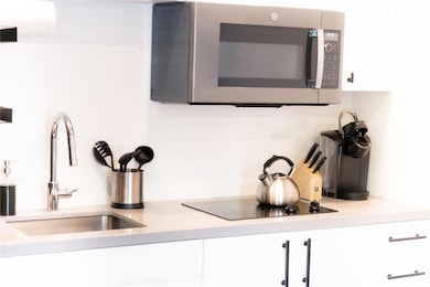 49 Navasota St unit 102, Austin, TX 78702 - photo 5