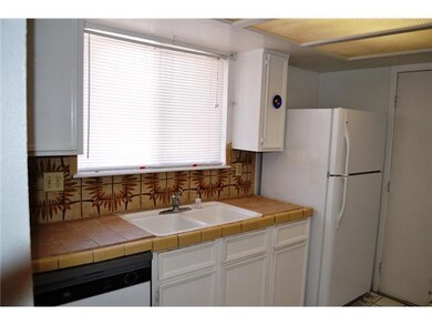 10624 Springwood Dr unit A, El Paso, TX 79935 - photo 6