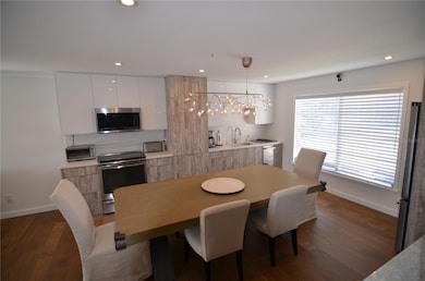 4420 Exeter Dr unit 208, Longboat Key, FL 34228 - photo 5