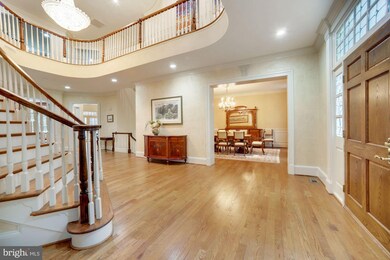 860 Alvermar Ridge Dr, McLean, VA 22102 - photo 7