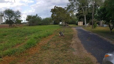 1513 S Westgate Dr, Weslaco, TX 78596 - photo 3