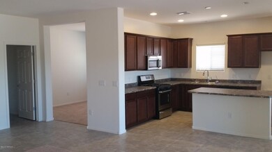 Kitchen & Dining
