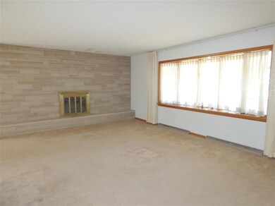 18800 Pawnee Ln, South Bend, IN 46637 - photo 2