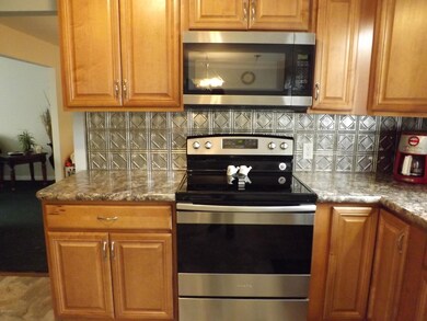 26 Greendale Ave, Pittsfield, MA 01201 - photo 7